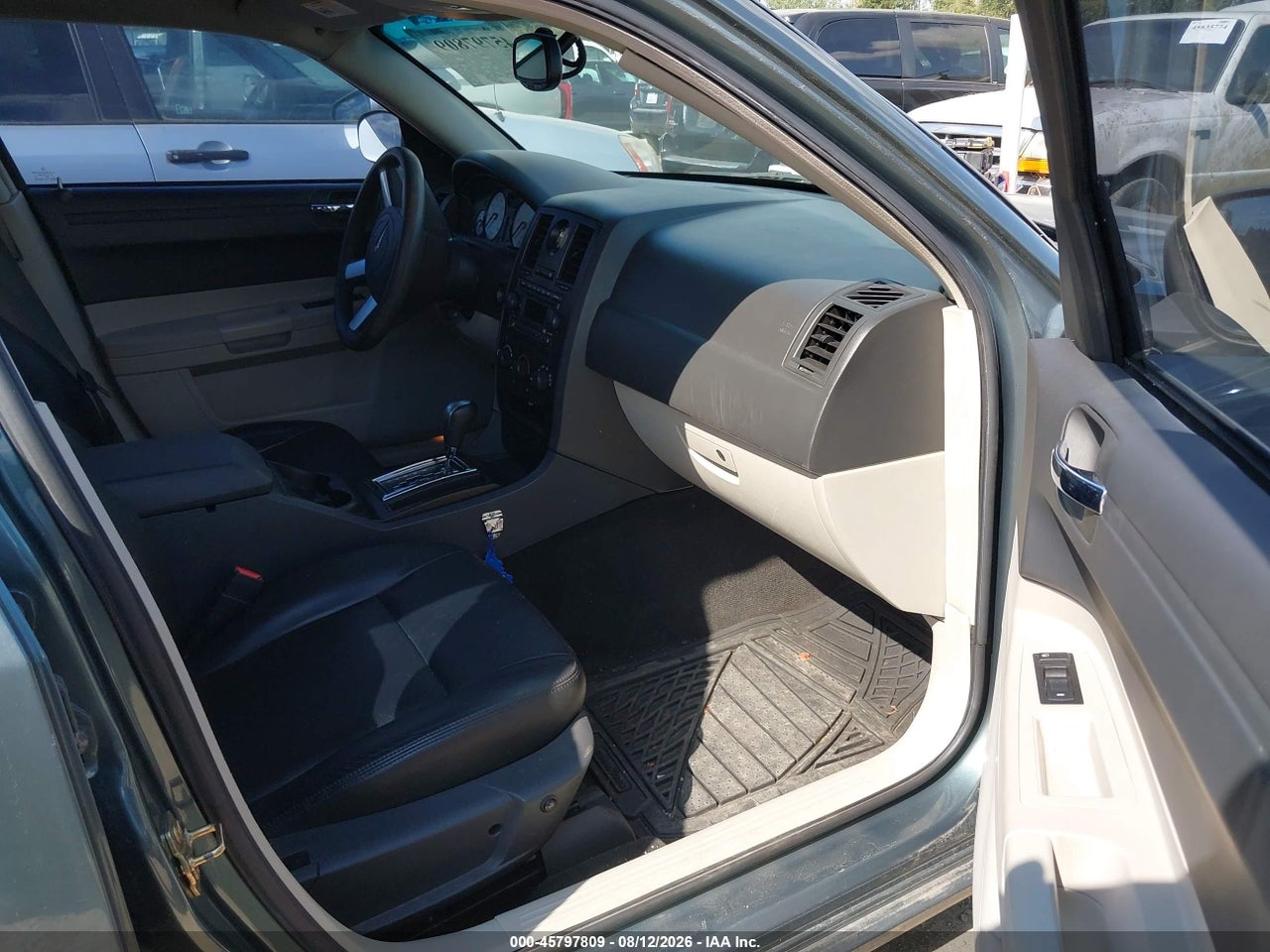 2C3KA43R56H****** · 2006 CHRYSLER 300   · 5/11