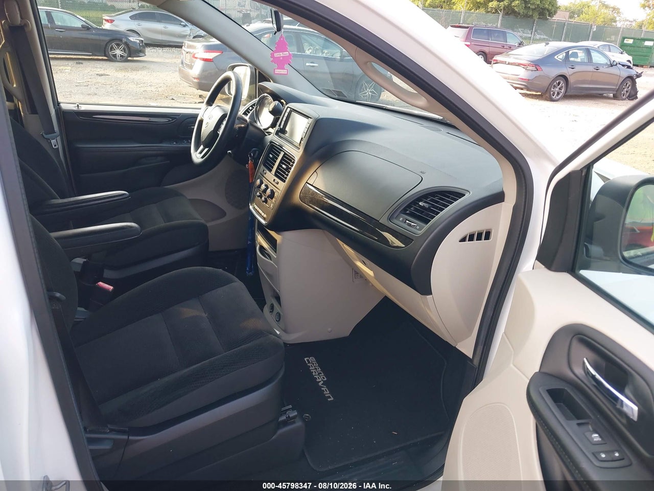 2017 DODGE GRAND CARAVAN SE · 5/11