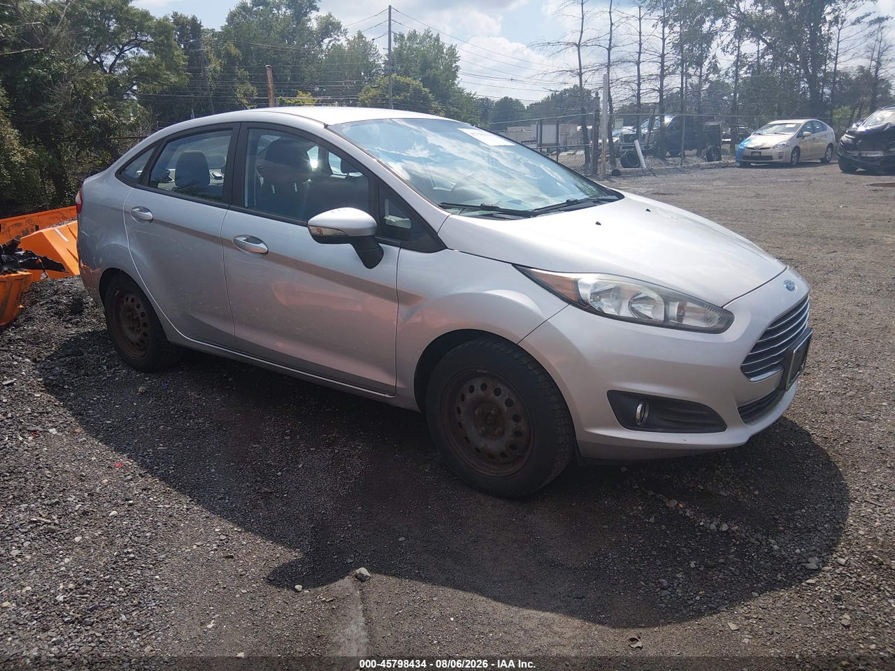 3FADP4BJ4FM****** · 2015 FORD FIESTA SE