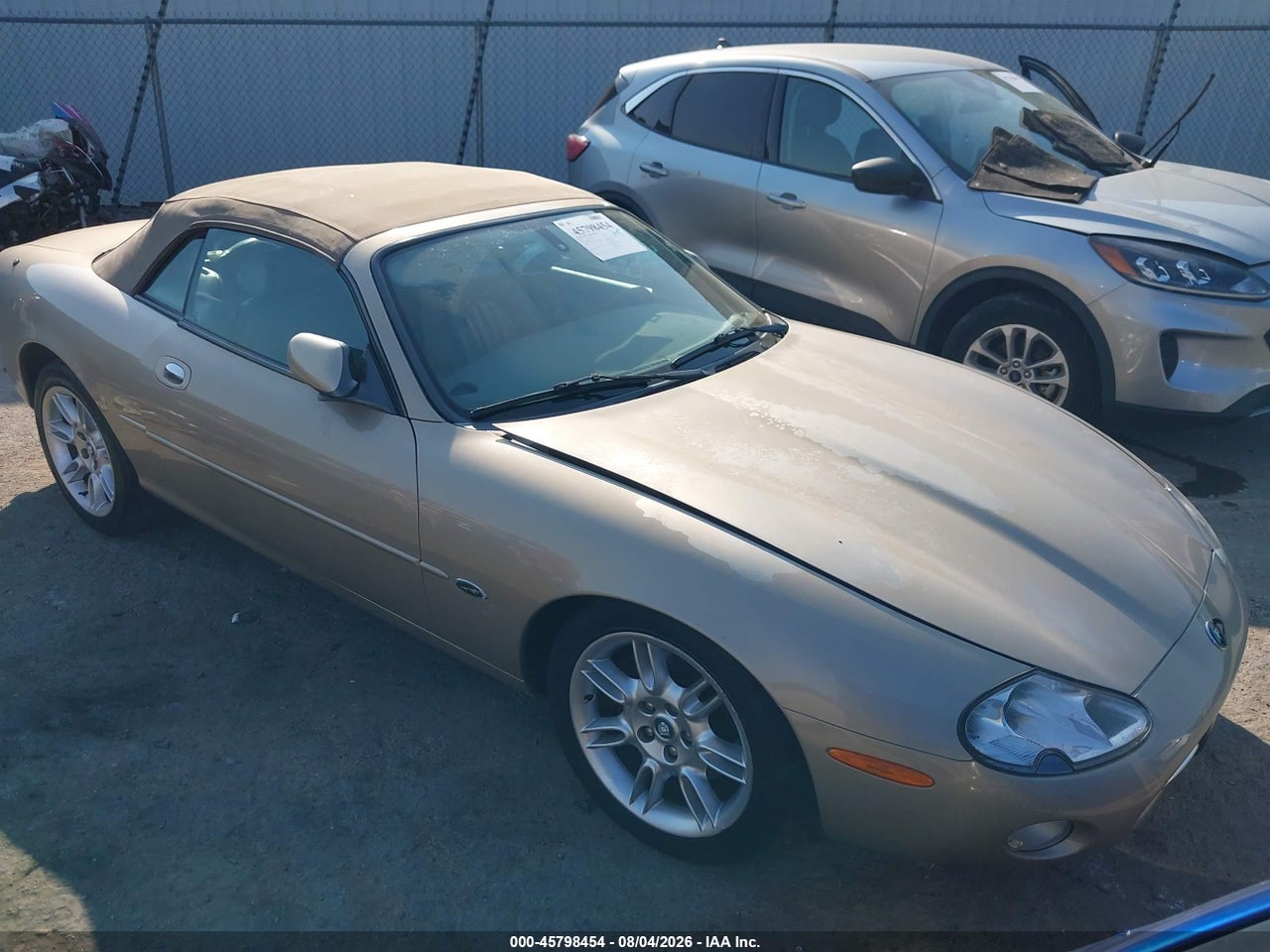 SAJDA42C11N****** · 2001 JAGUAR XK8