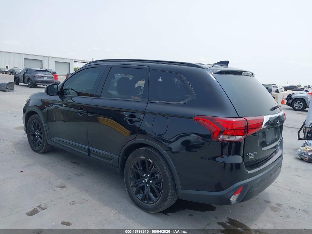 2019 MITSUBISHI OUTLANDER LE · 3/11