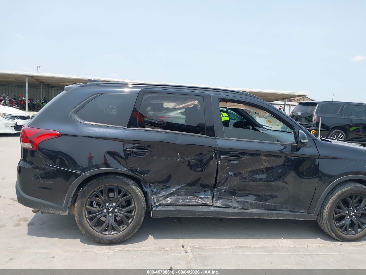 2019 MITSUBISHI OUTLANDER LE · 6/11