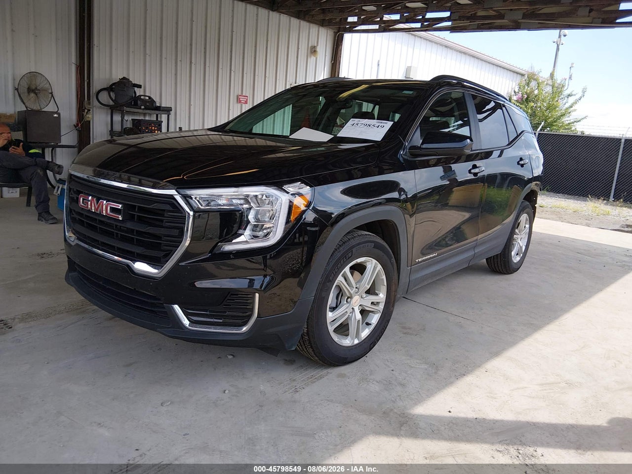 2023 GMC TERRAIN FWD SLE · 2/11