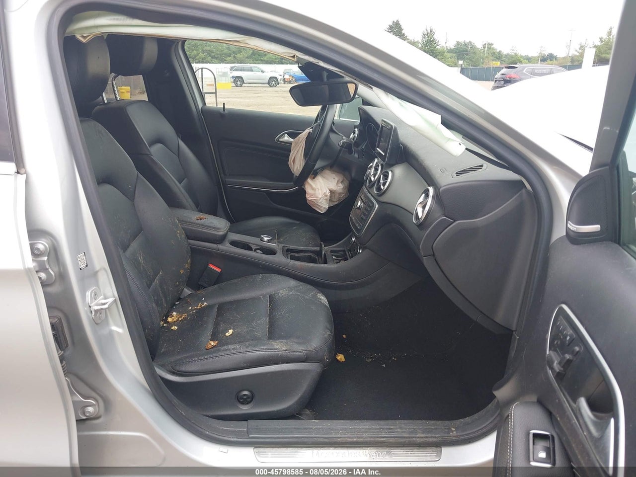 2015 MERCEDES-BENZ GLA 250 4MATIC · 5/10
