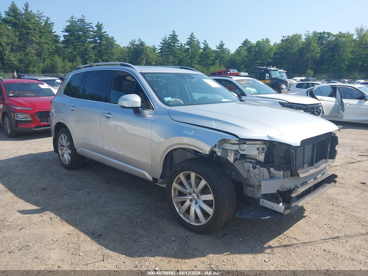 YV4A22PKXG1****** · 2016 VOLVO XC90 T6 MOMENTUM