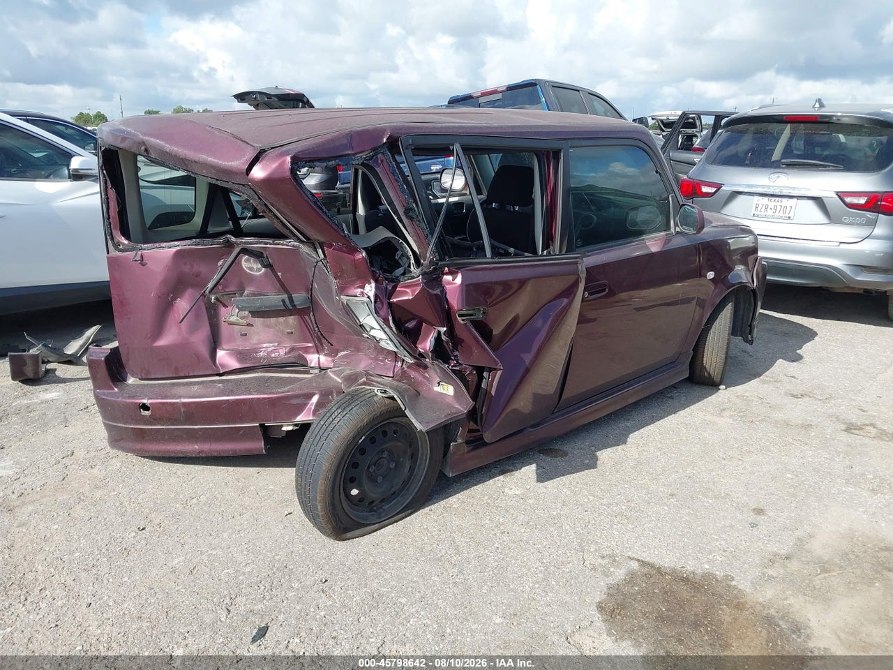 2004 SCION XB · 4/11