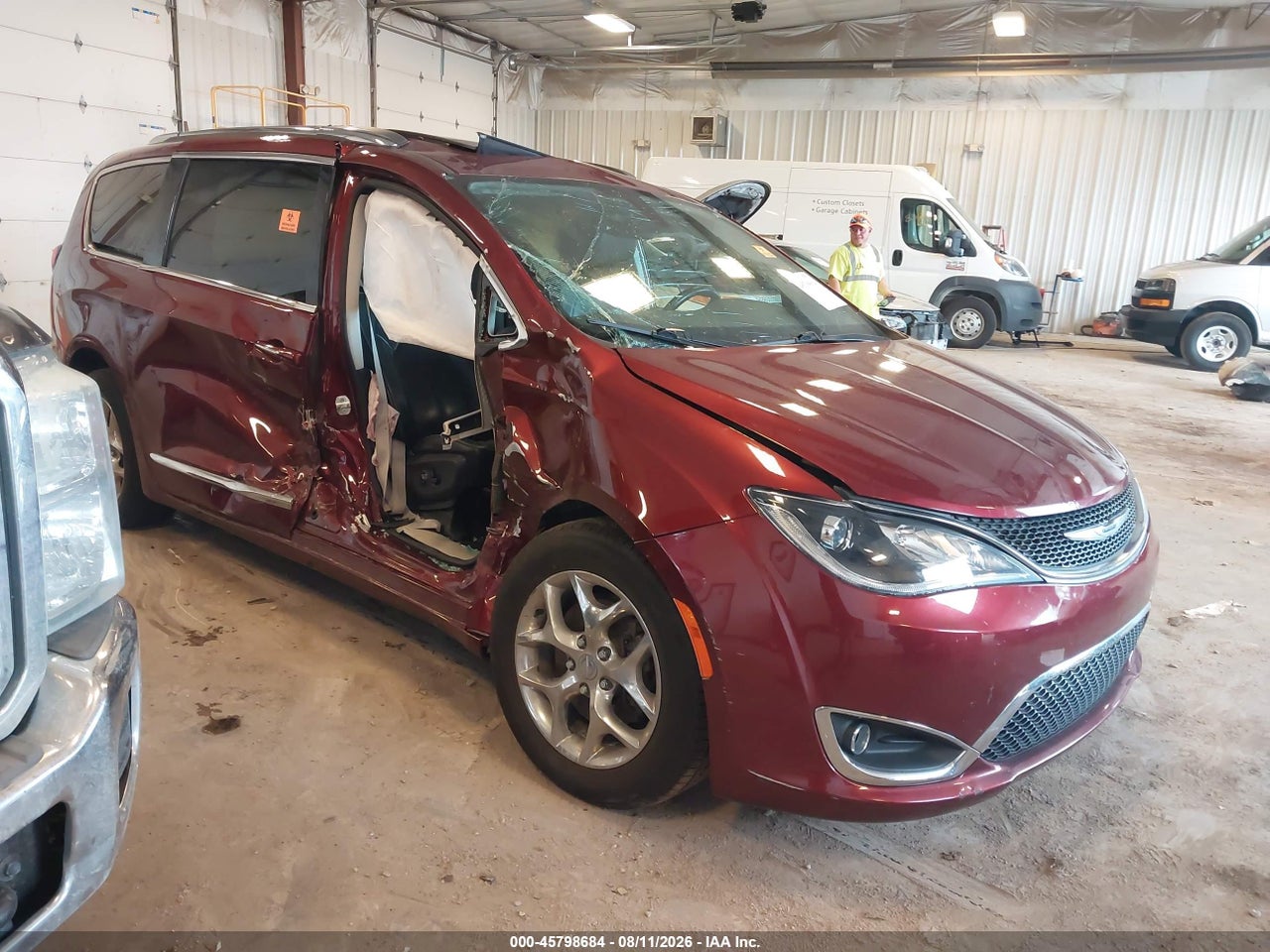 2C4RC1GG9HR****** · 2017 CHRYSLER PACIFICA LIMITED