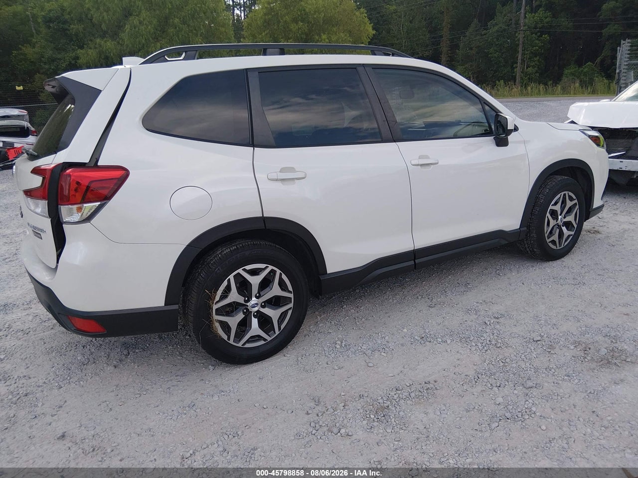 2023 SUBARU FORESTER PREMIUM · 4/11