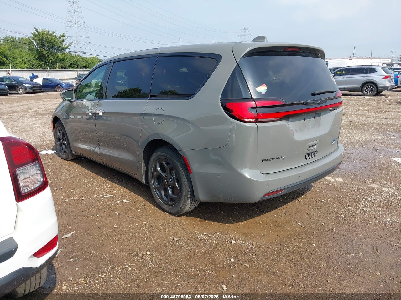 2022 CHRYSLER PACIFICA HYBRID TOURING L · 3/11