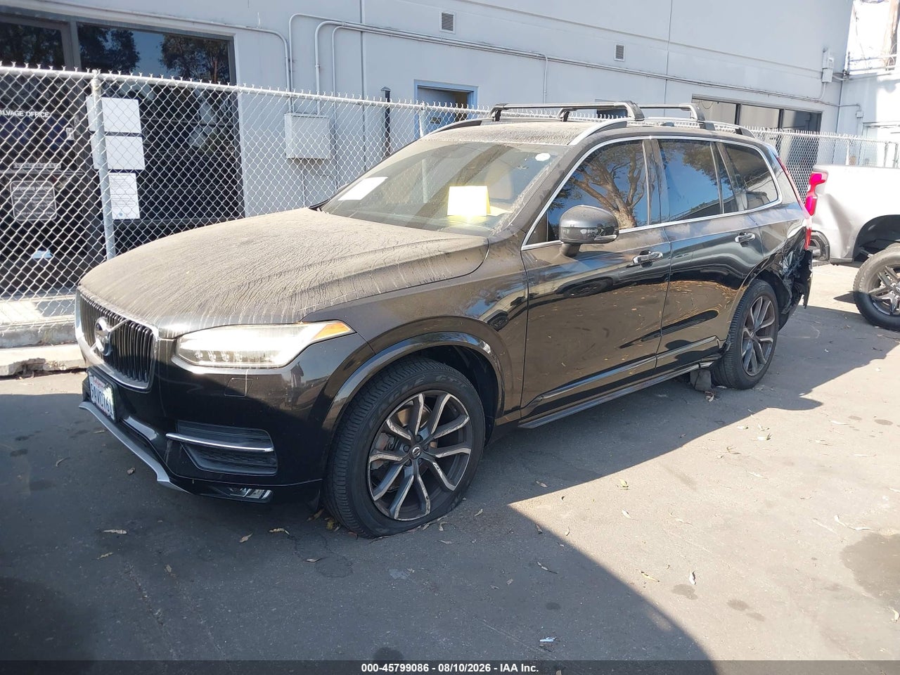 2016 VOLVO XC90 T6 MOMENTUM · 2/11