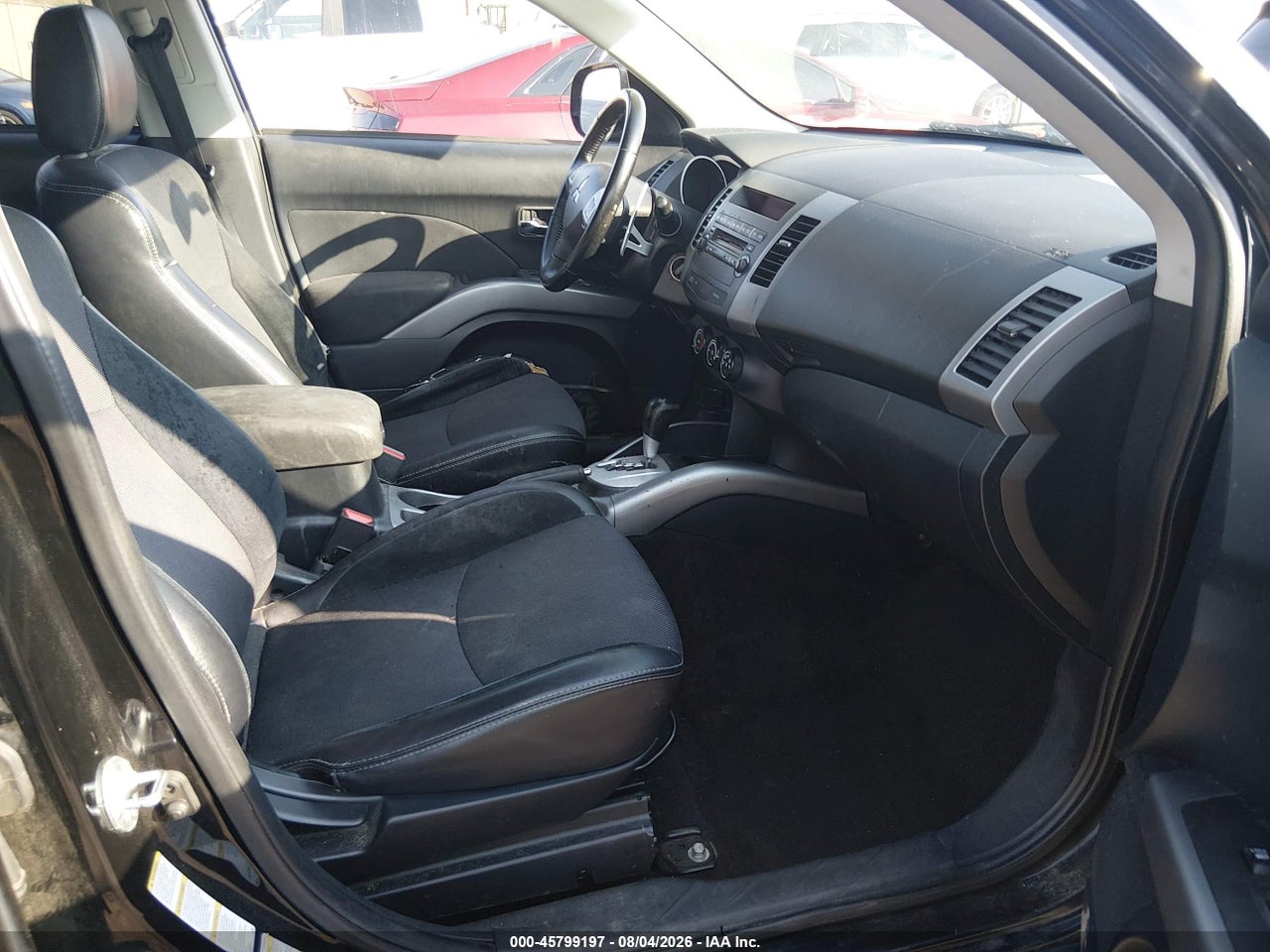 2012 MITSUBISHI OUTLANDER SE · 5/11