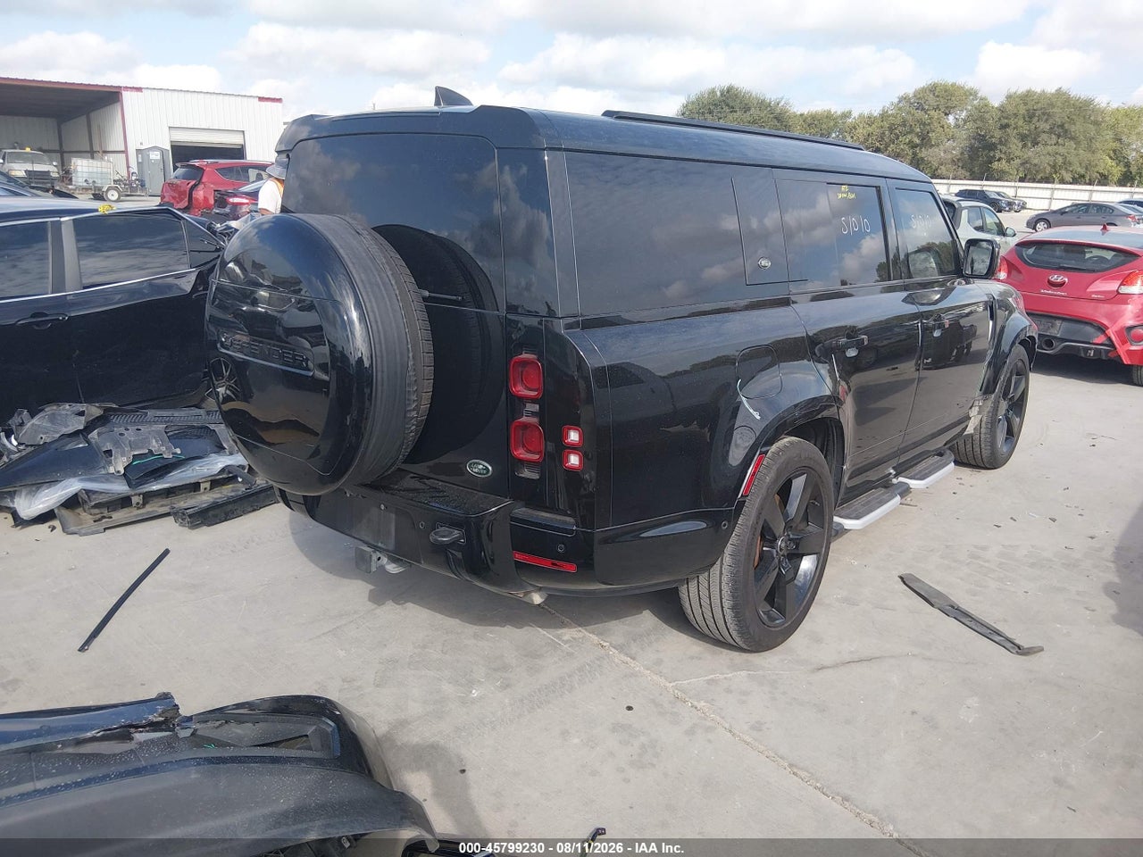 2023 LAND ROVER DEFENDER 130 X-DYNAMIC SE · 4/11