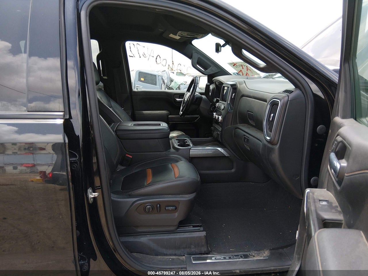 2021 GMC SIERRA 1500 4WD  SHORT BOX AT4 · 5/10