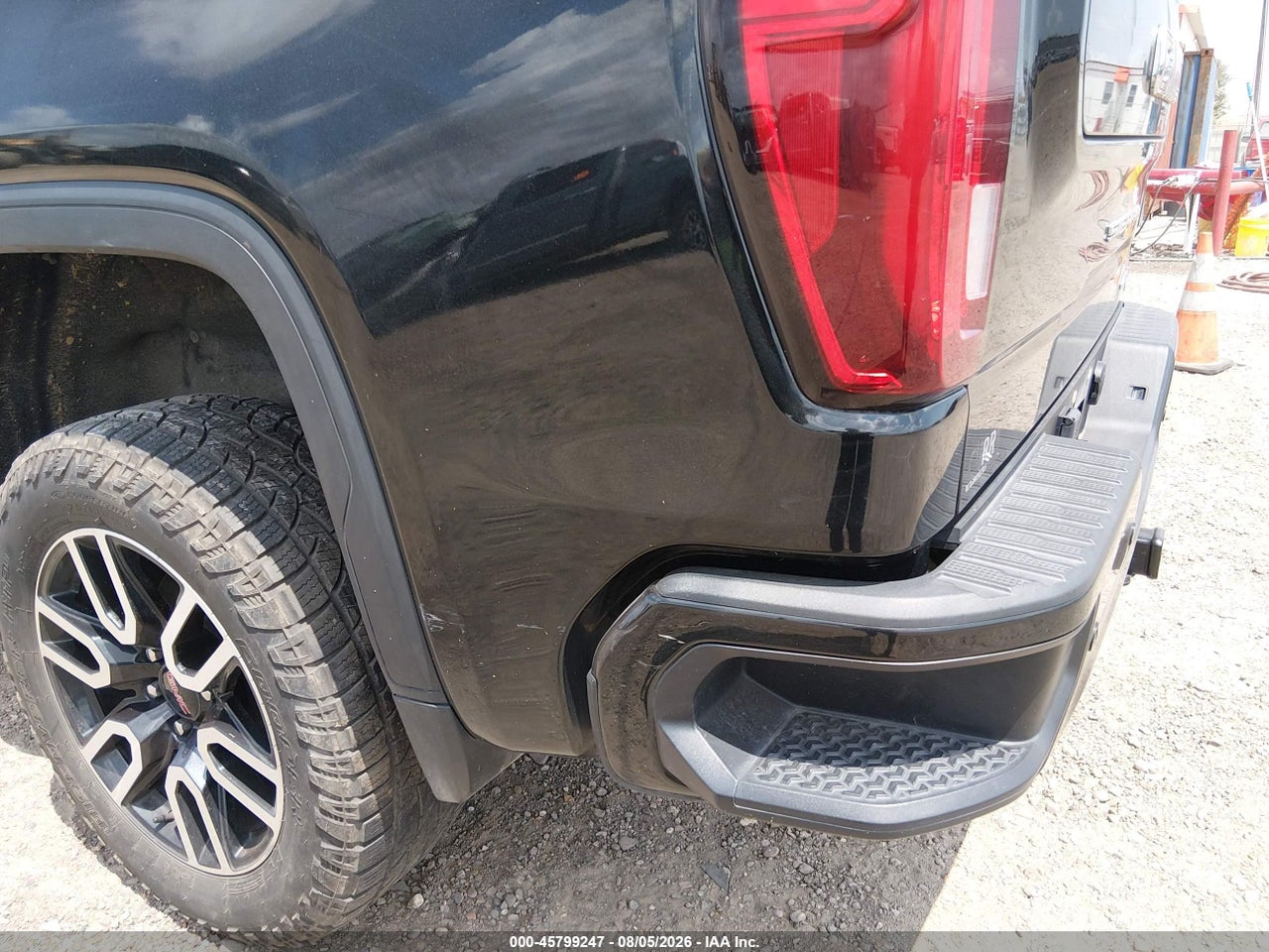 2021 GMC SIERRA 1500 4WD  SHORT BOX AT4 · 6/10