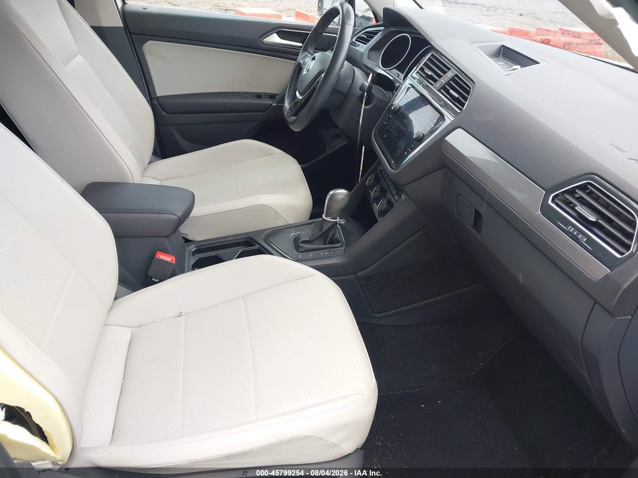 2018 VOLKSWAGEN TIGUAN 2.0T SE/2.0T SEL · 5/11