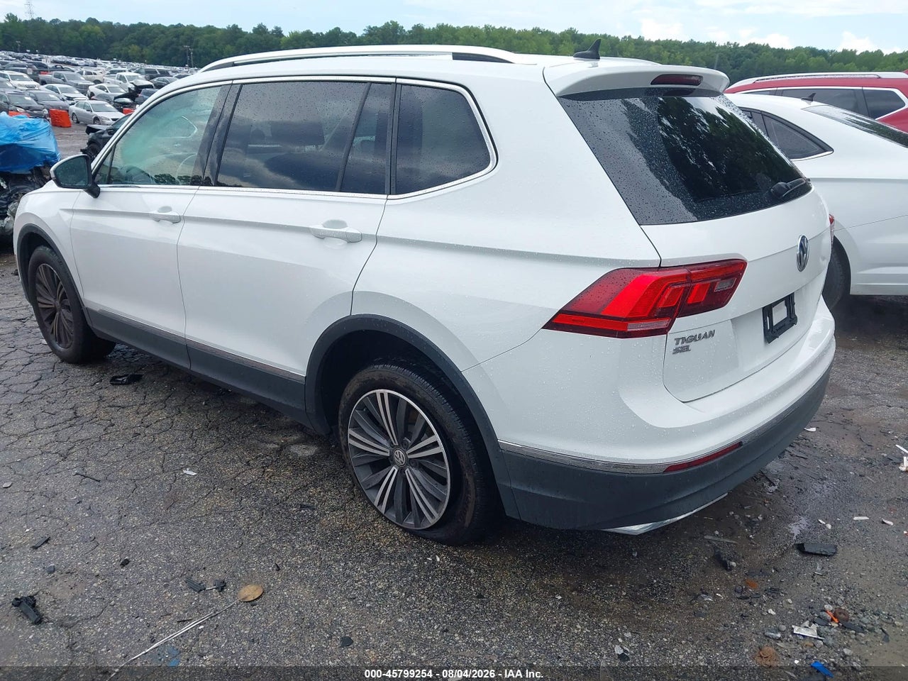 2018 VOLKSWAGEN TIGUAN 2.0T SE/2.0T SEL · 3/11