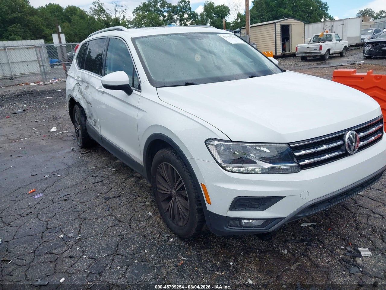 2018 VOLKSWAGEN TIGUAN 2.0T SE/2.0T SEL · 6/11