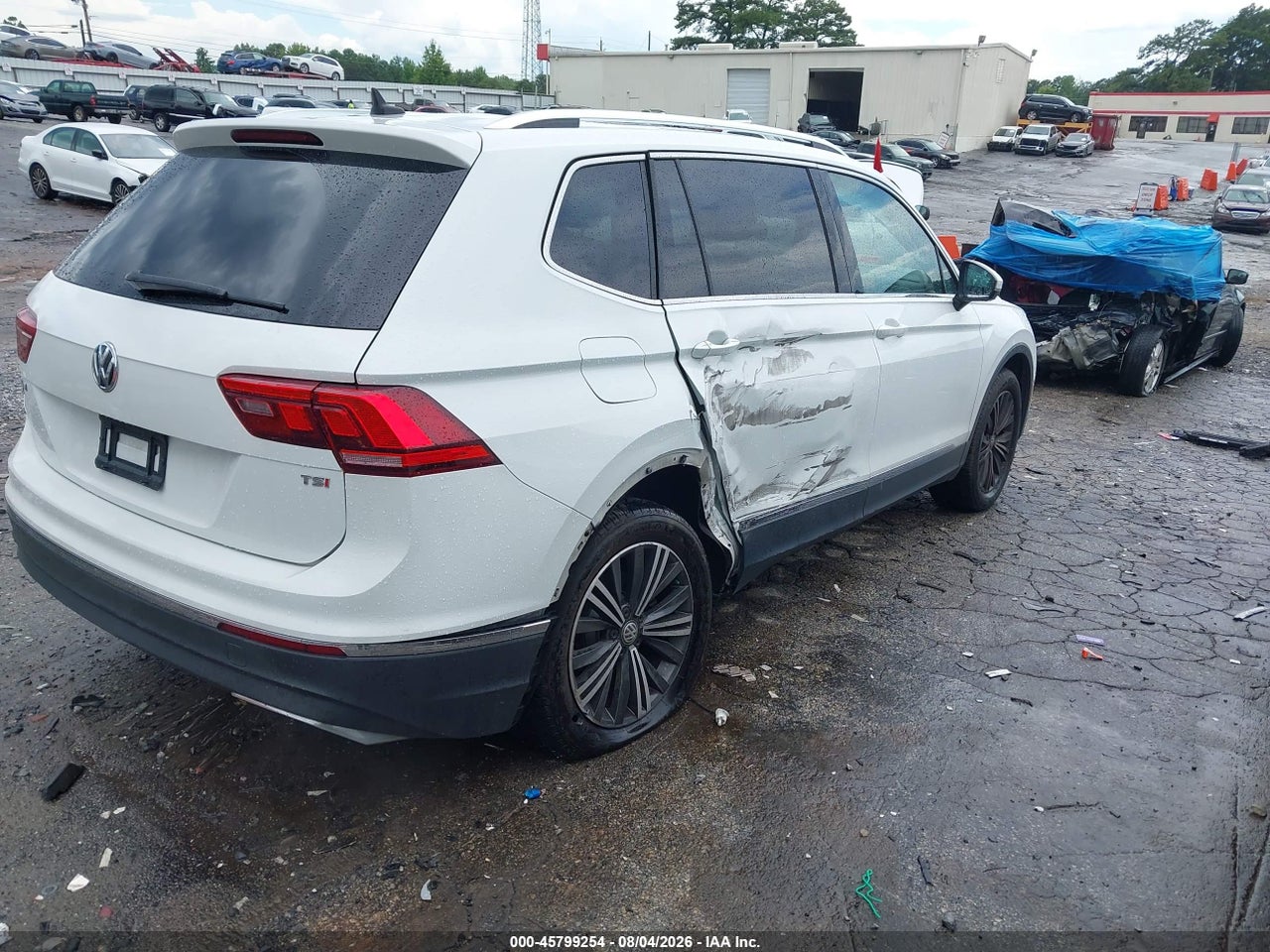 2018 VOLKSWAGEN TIGUAN 2.0T SE/2.0T SEL · 4/11