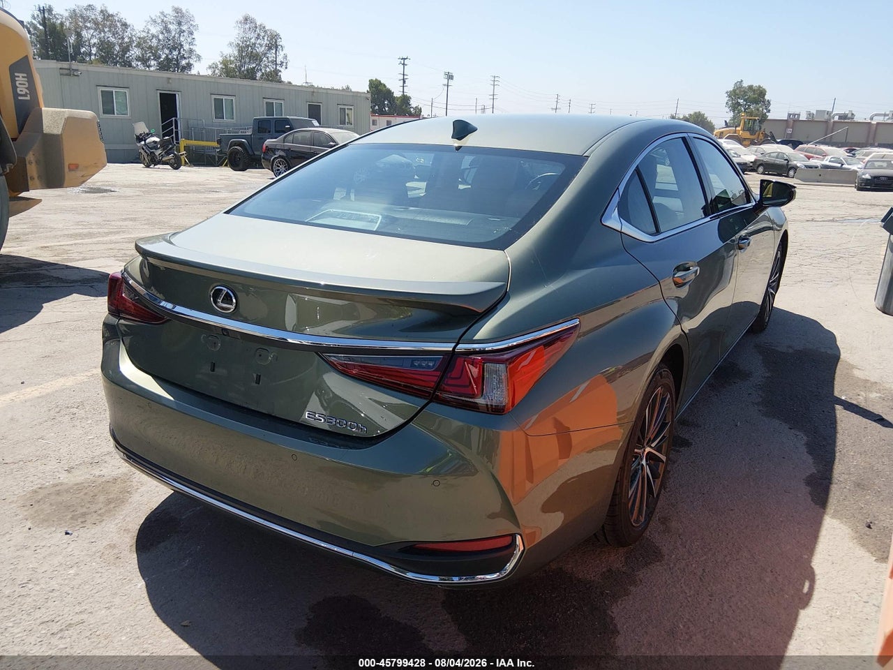 2025 LEXUS ES 300H · 4/11