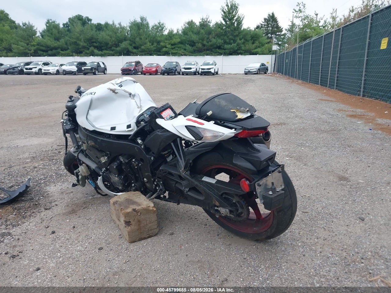 2025 SUZUKI GSX-R600 · 3/11