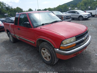 1GCDT19W318****** · 2001 CHEVROLET S-10 LS