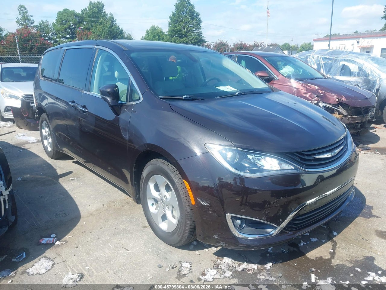 2C4RC1H74JR****** · 2018 CHRYSLER PACIFICA HYBRID TOURING PLUS