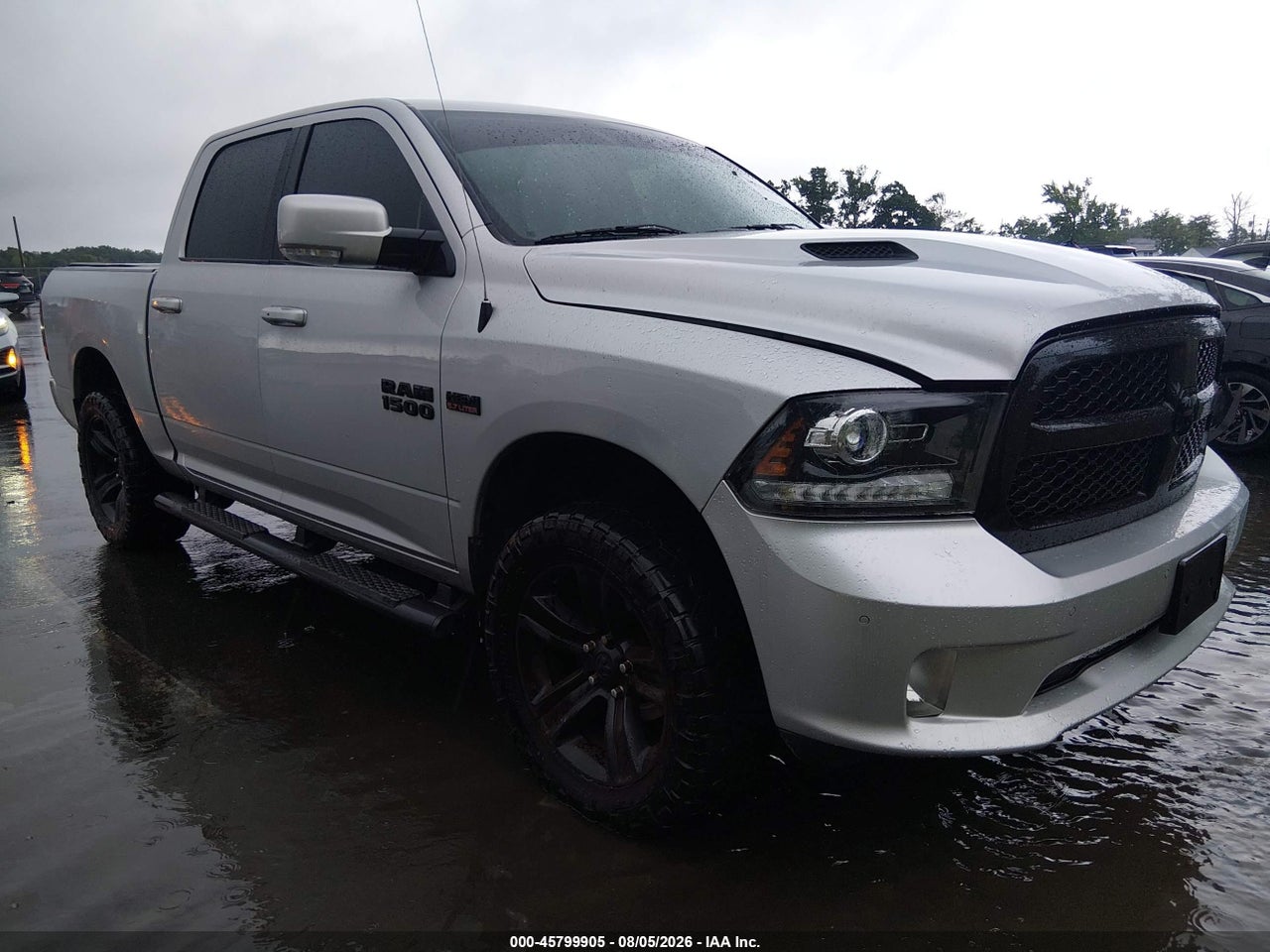 1C6RR7MT4HS****** · 2017 RAM 1500 NIGHT  4X4 5'7 BOX