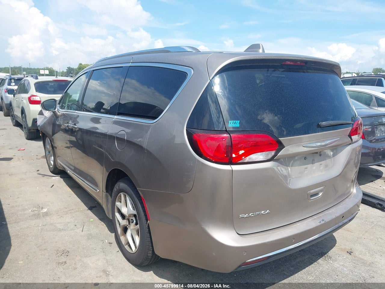 2017 CHRYSLER PACIFICA TOURING-L PLUS · 3/11