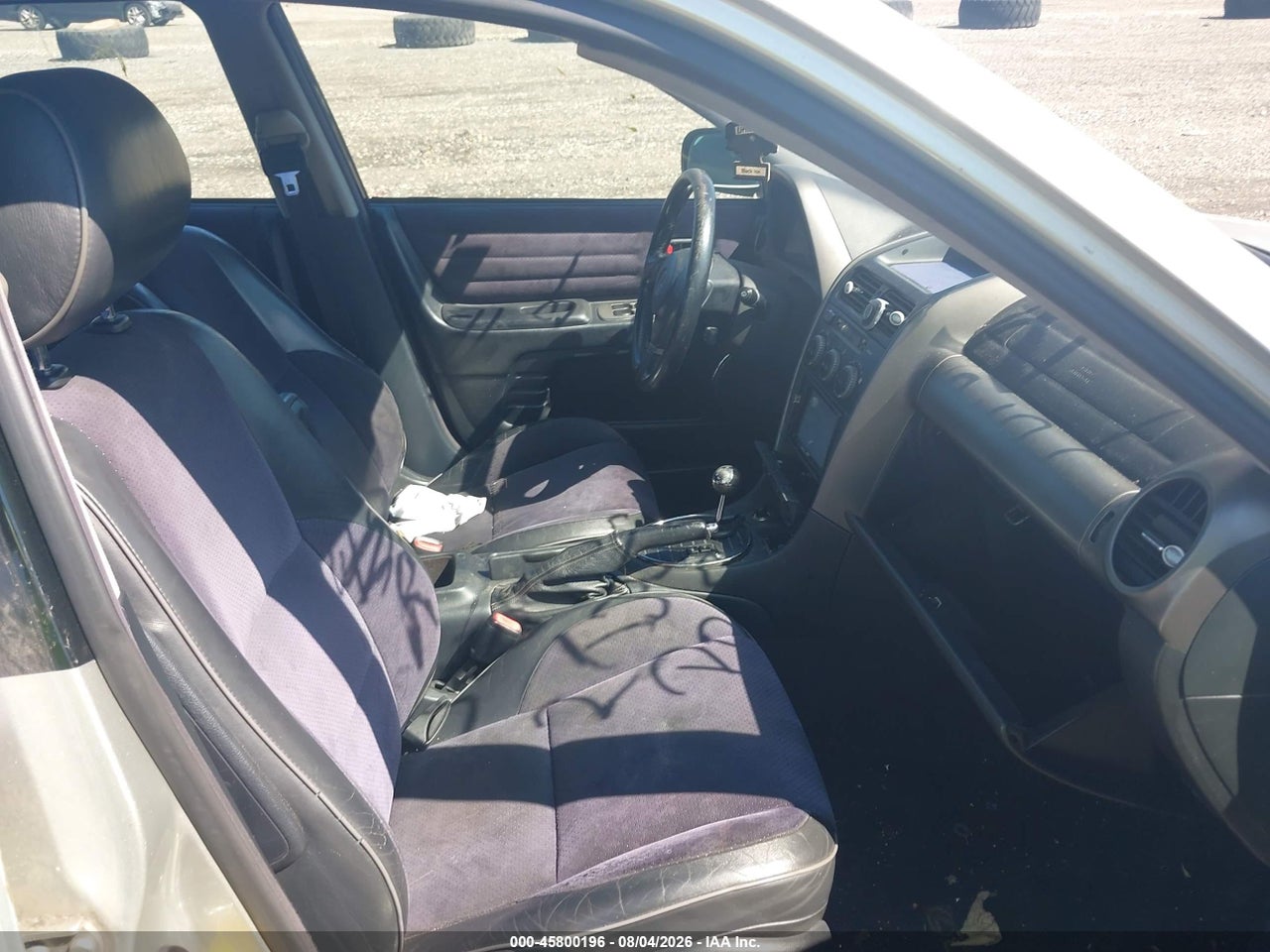 2002 LEXUS IS 300   · 5/10
