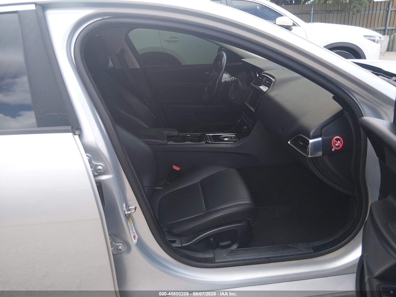 2017 JAGUAR XE 25T · 5/11