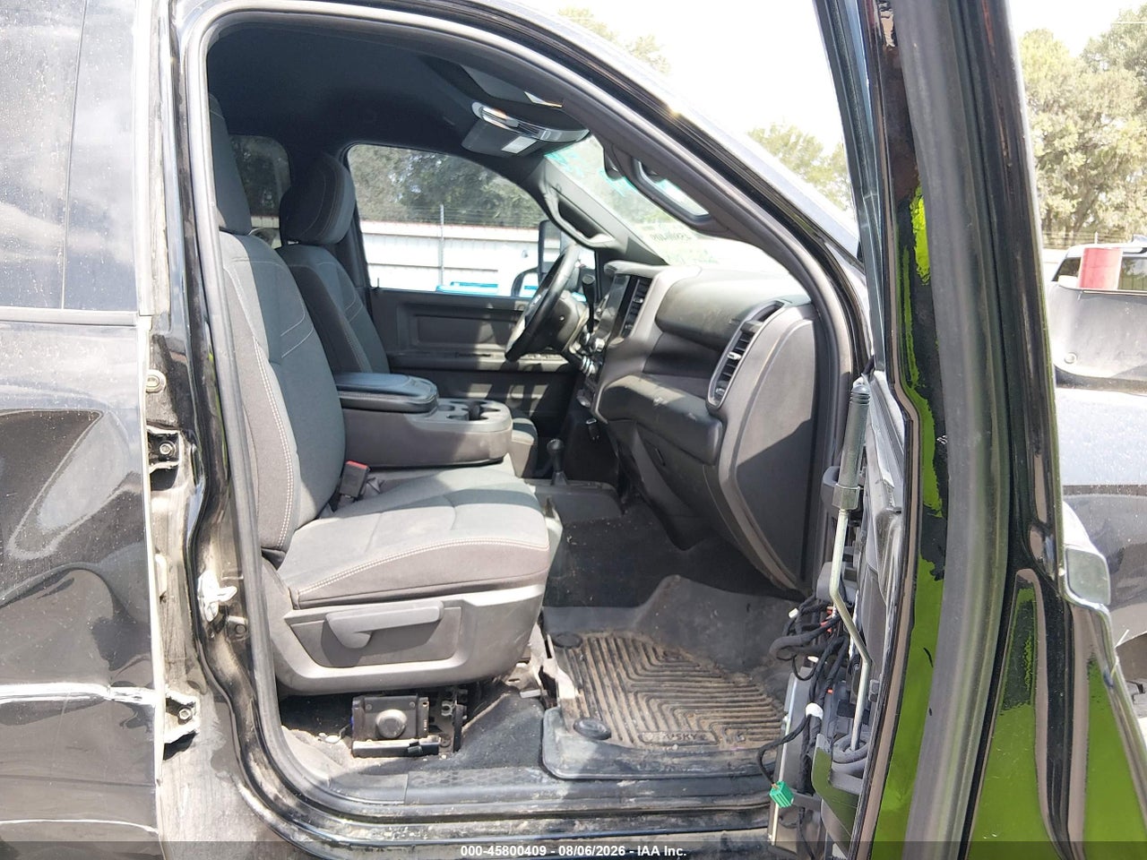 2022 RAM 2500 TRADESMAN  4X4 8' BOX · 5/11