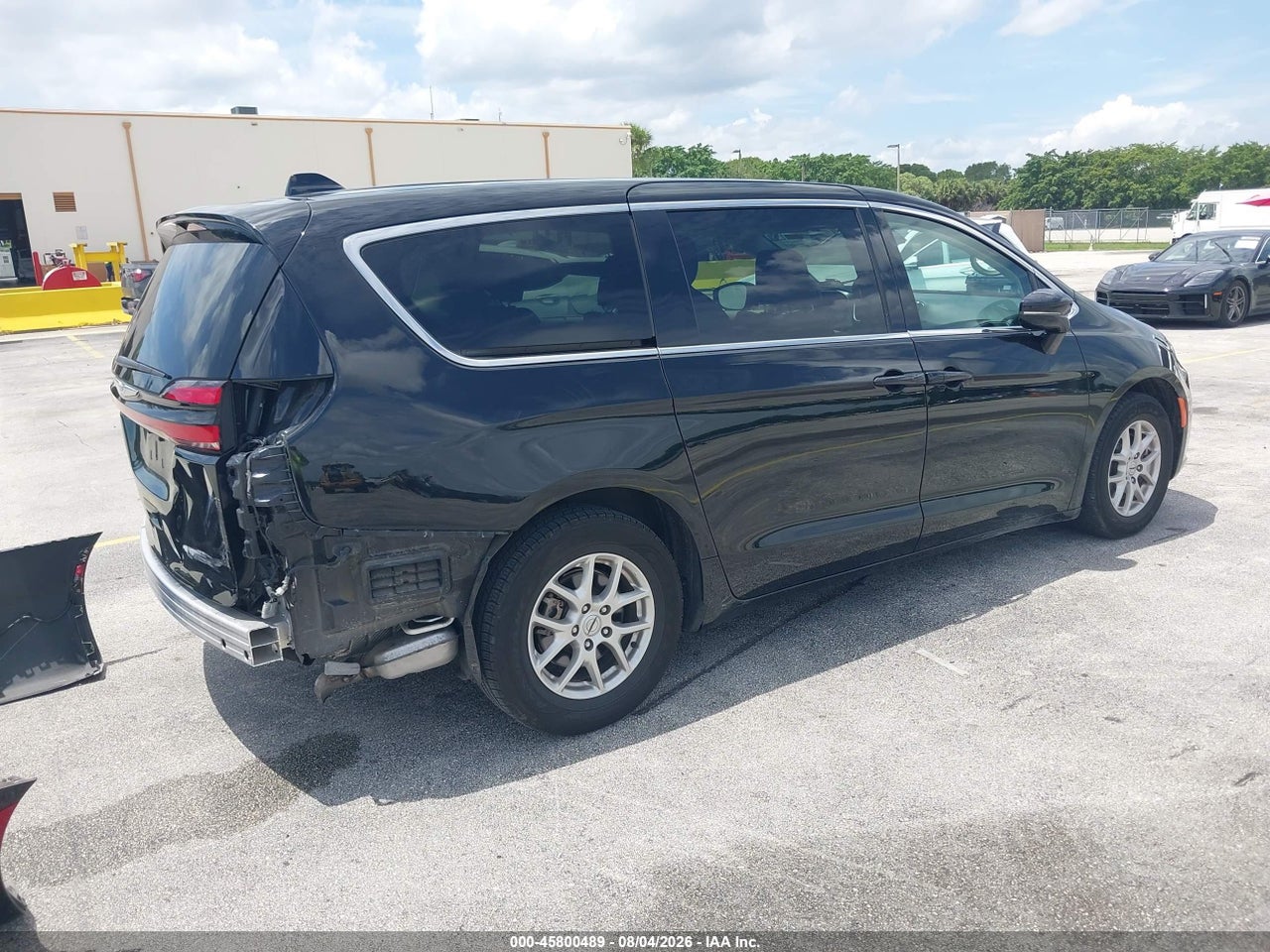 2024 CHRYSLER PACIFICA TOURING L · 4/11