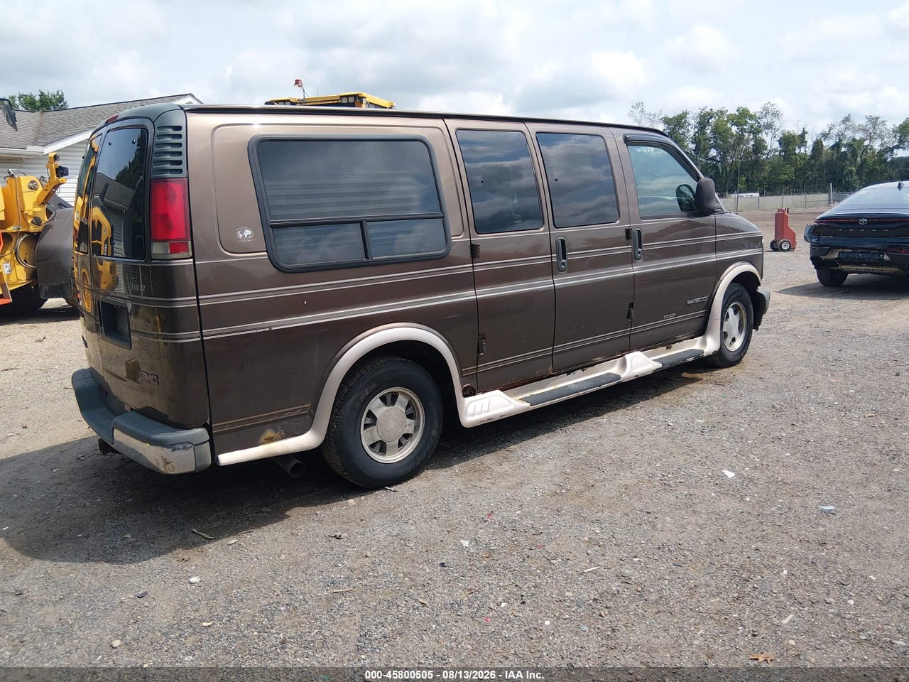 1998 GMC SAVANA YF7 · 4/11