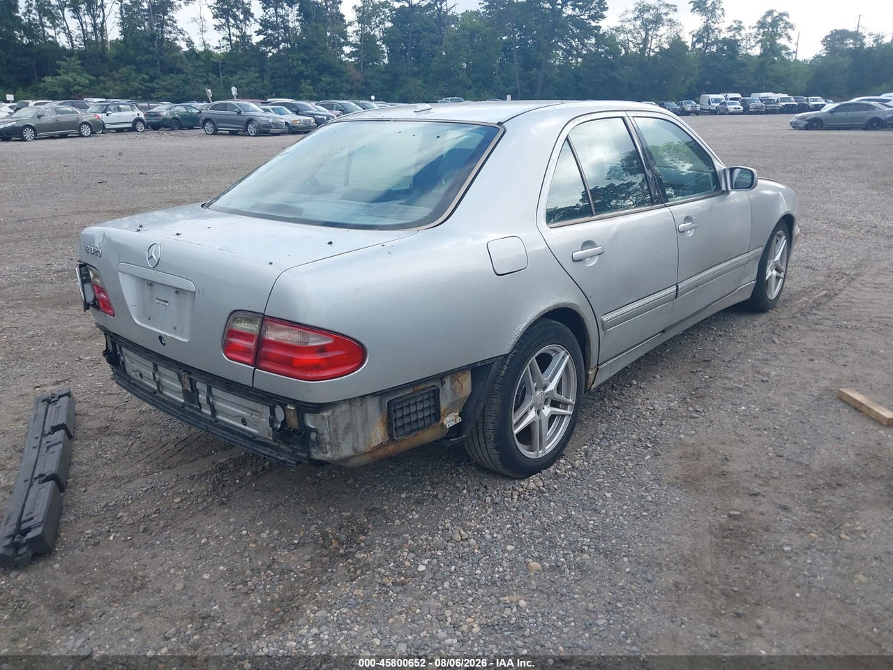 2000 MERCEDES-BENZ E 320 · 4/11