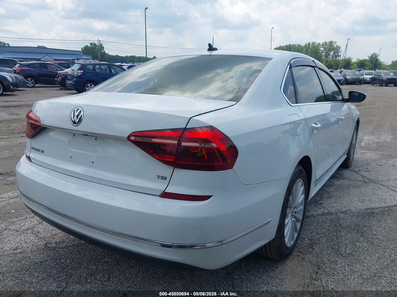 2017 VOLKSWAGEN PASSAT 1.8T SE · 4/11