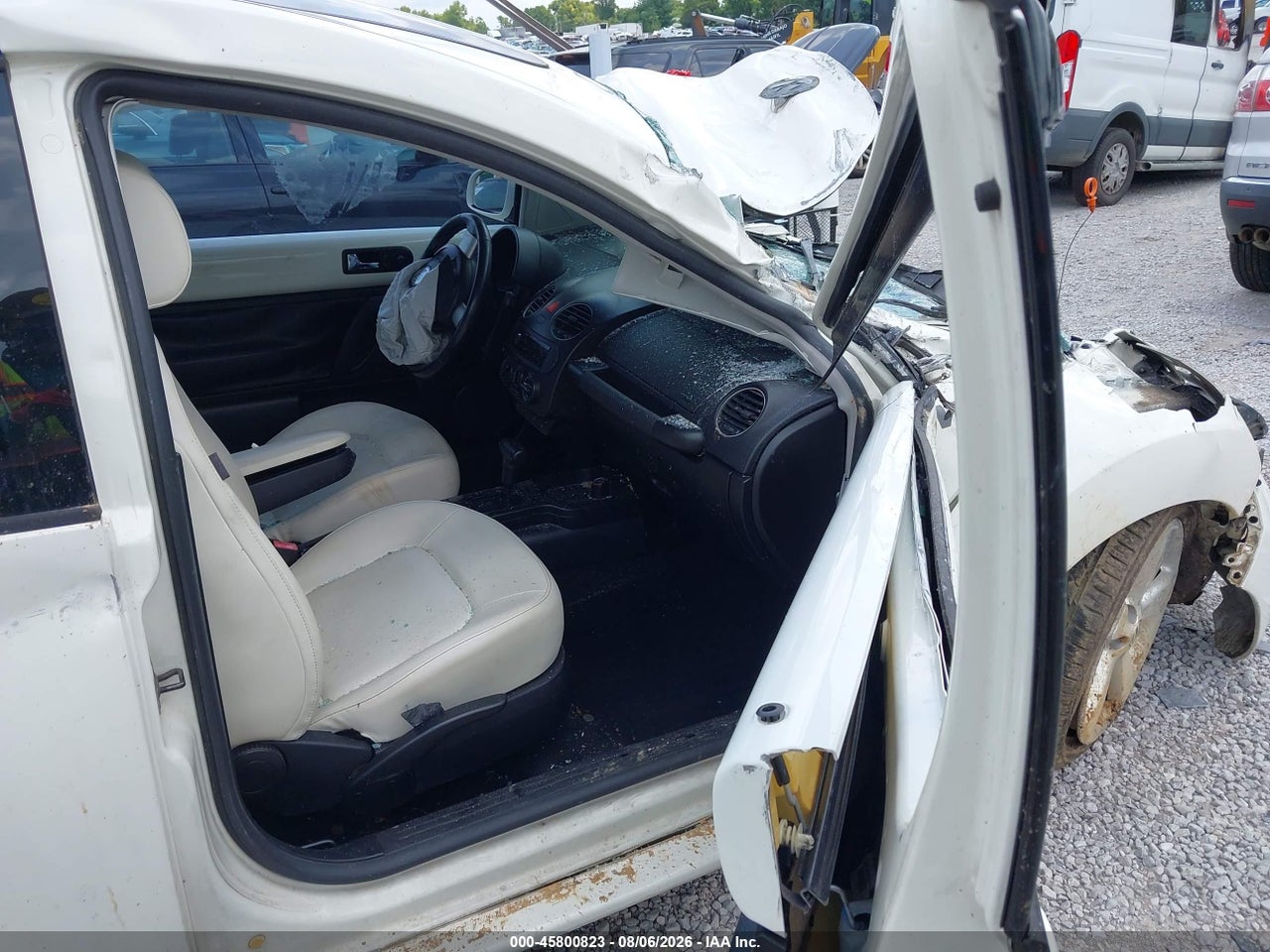 2008 VOLKSWAGEN NEW BEETLE BLACK TIE EDITION/TRIPLE WHITE · 5/10