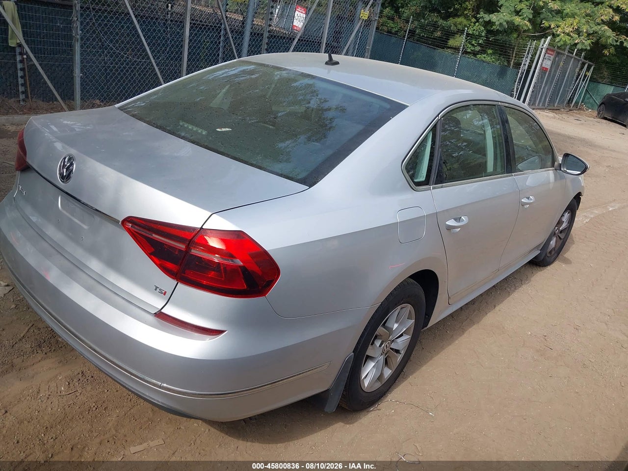 2017 VOLKSWAGEN PASSAT S · 4/11