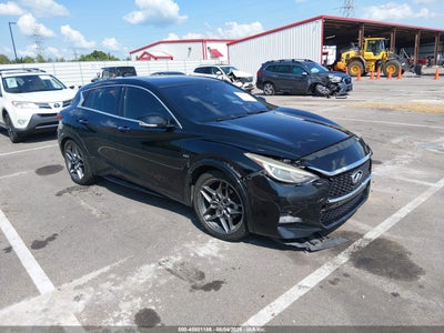 2017 INFINITI QX30 SPORT