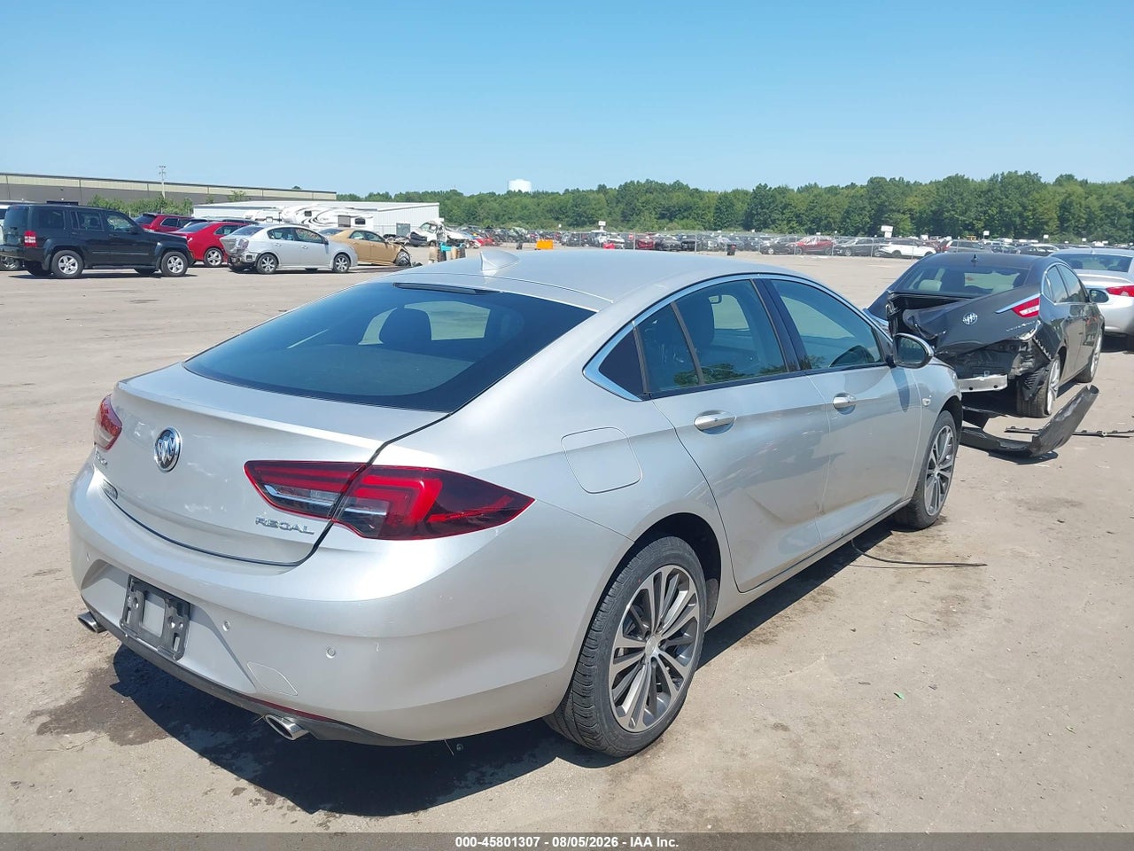 2018 BUICK REGAL SPORTBACK ESSENCE · 4/11