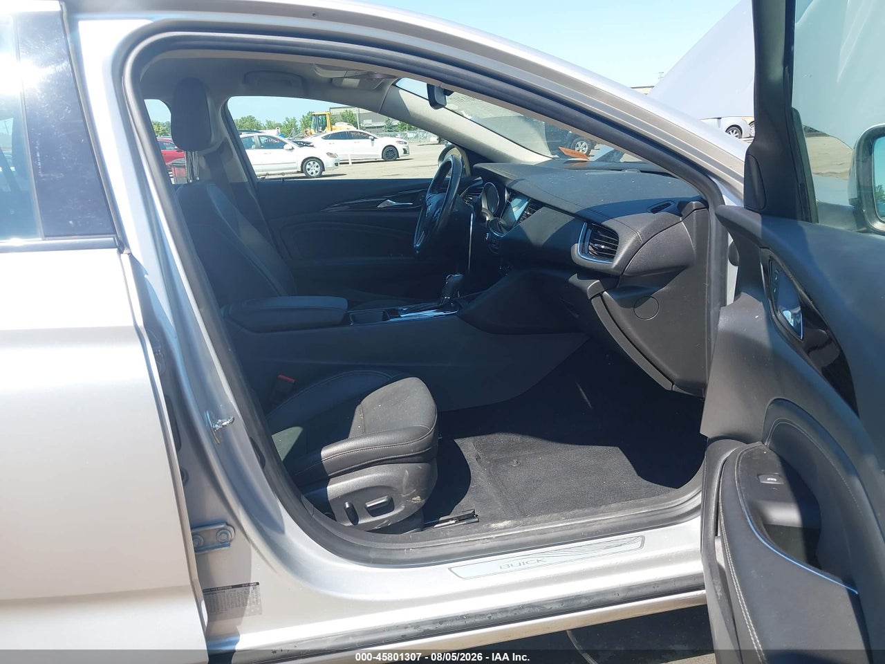 2018 BUICK REGAL SPORTBACK ESSENCE · 5/11