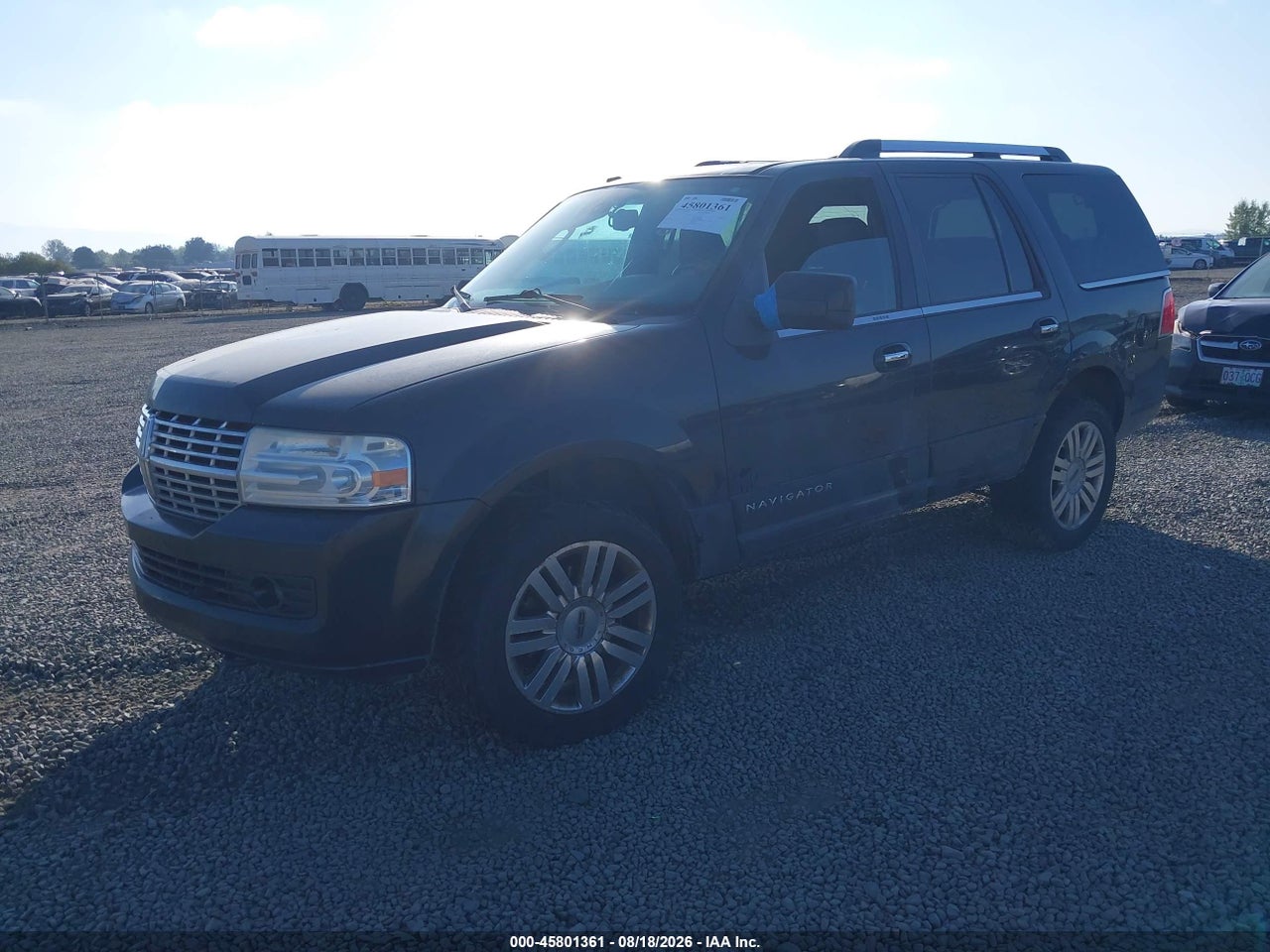 2011 LINCOLN NAVIGATOR   · 2/11
