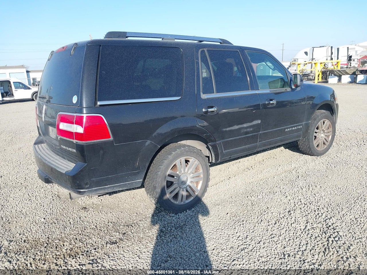 2011 LINCOLN NAVIGATOR   · 4/11
