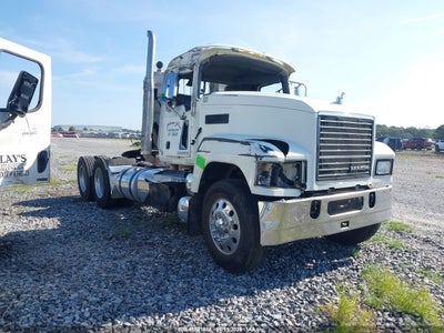 2017 MACK PINNACLE