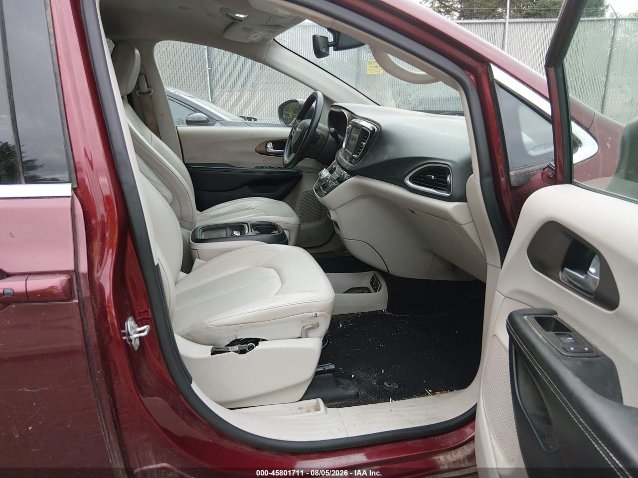 2021 CHRYSLER VOYAGER LXI · 5/11
