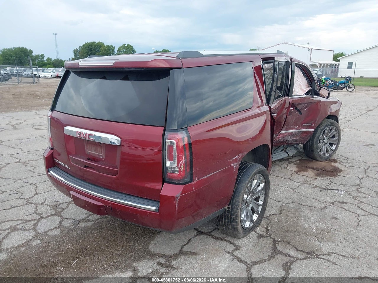 2016 GMC YUKON XL DENALI · 4/11