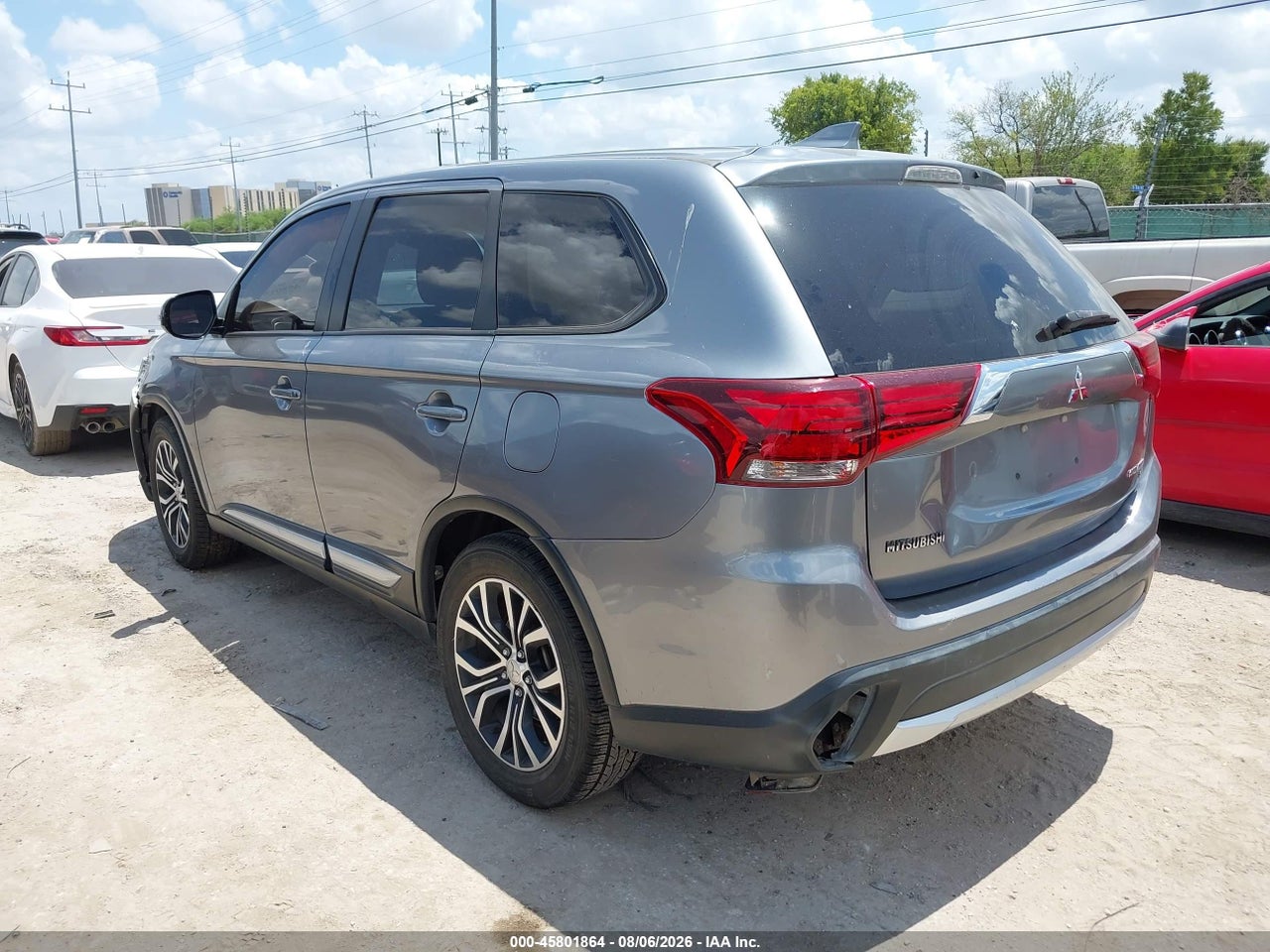 2018 MITSUBISHI OUTLANDER SE · 3/11