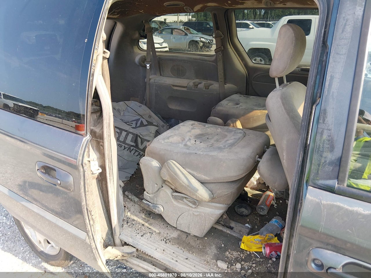 2002 DODGE GRAND CARAVAN SPORT · 8/11