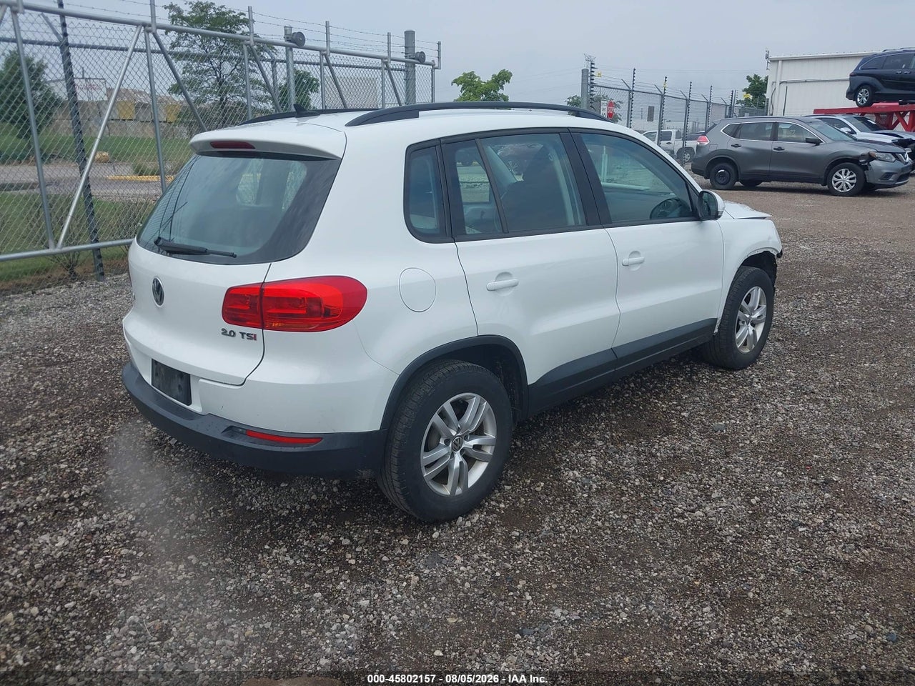 2015 VOLKSWAGEN TIGUAN S · 4/11