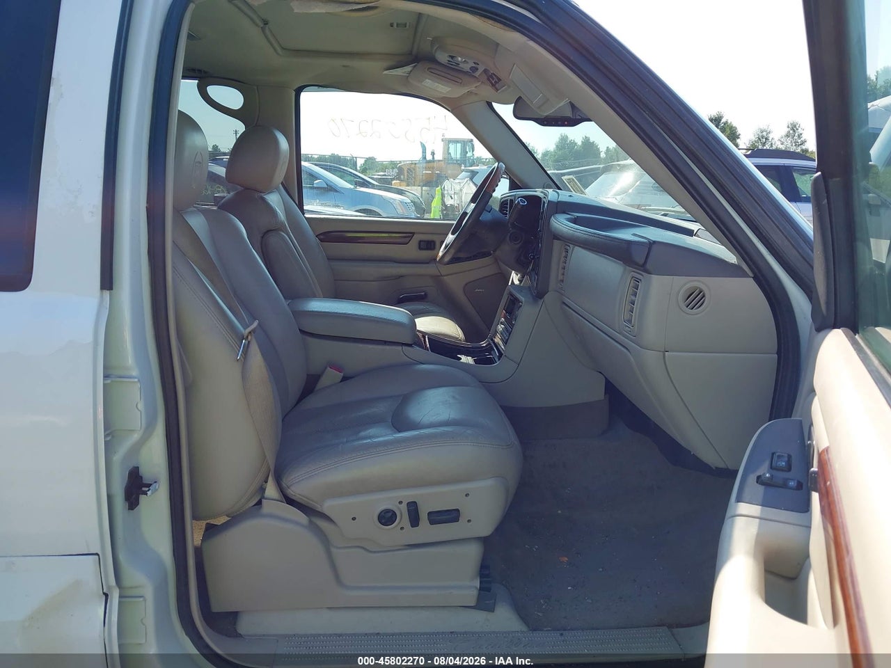 2004 CADILLAC ESCALADE STANDARD · 5/11