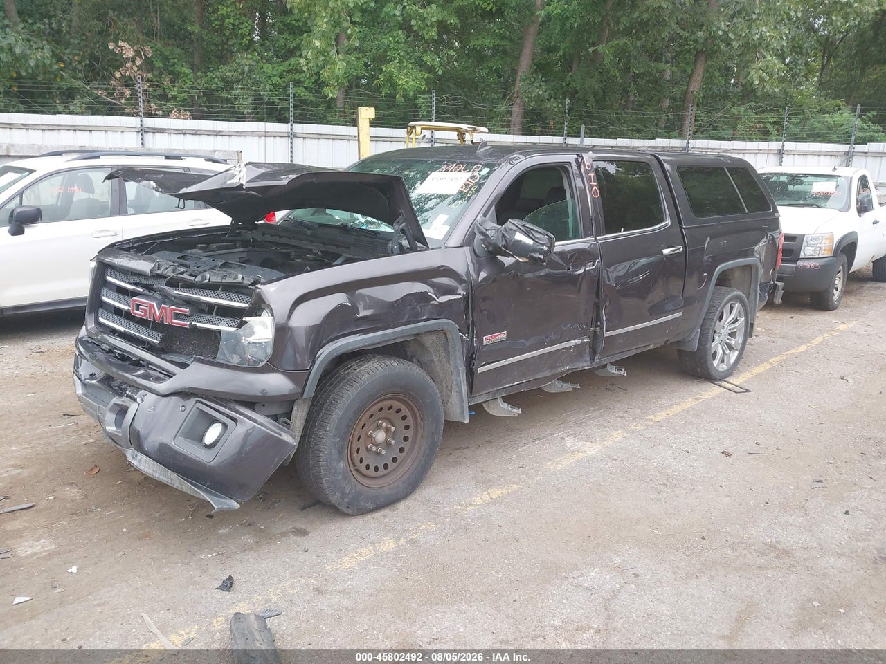 2014 GMC SIERRA K1500 SLT · 2/10